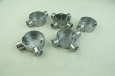 TOPELE 20mm / 25mm BS4568 / BS31 Электрическая двухсторонняя круговая угловая алюминиевая стыковочная коробка, электрические конвейеры